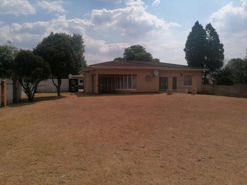 7 Bedroom Property for Sale in Delville Gauteng