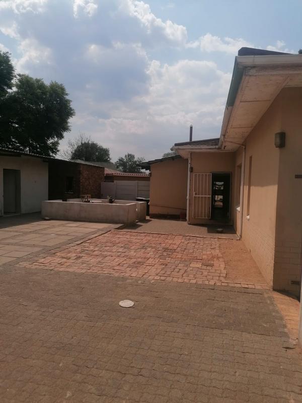 7 Bedroom Property for Sale in Delville Gauteng