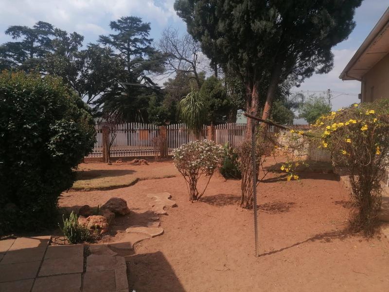 7 Bedroom Property for Sale in Delville Gauteng