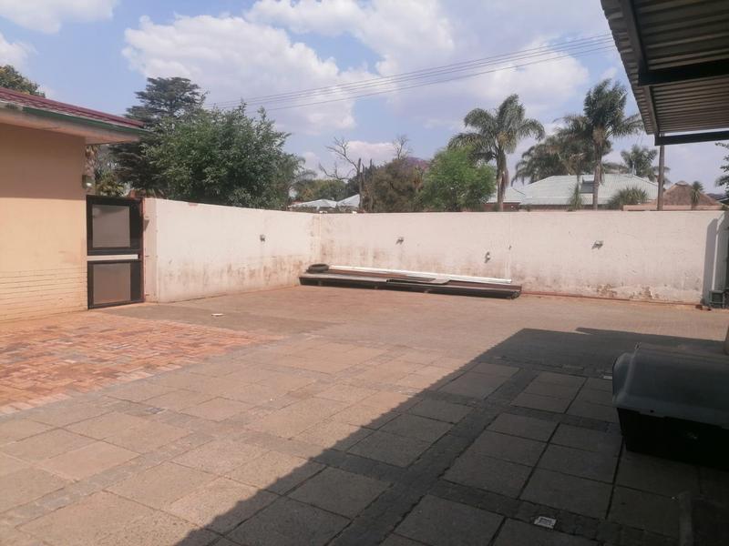 7 Bedroom Property for Sale in Delville Gauteng