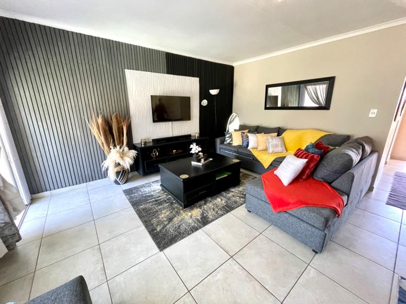 2 Bedroom Property for Sale in Rant En Dal Gauteng