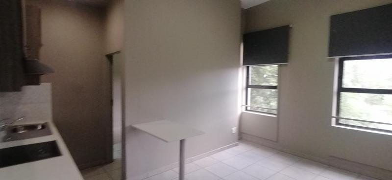 To Let 1 Bedroom Property for Rent in Rosebank Gauteng