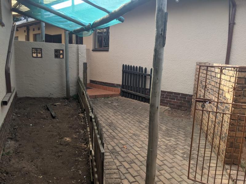 To Let 5 Bedroom Property for Rent in Birchleigh Gauteng