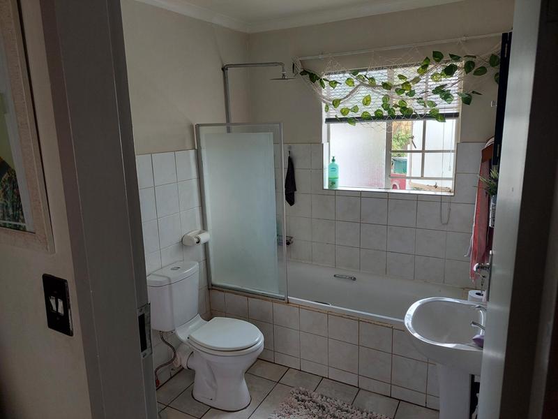 To Let 2 Bedroom Property for Rent in Sinoville Gauteng