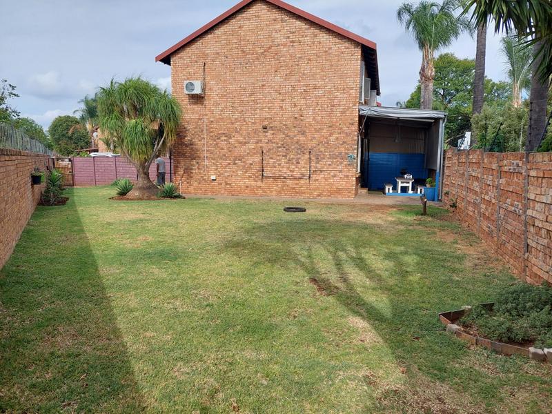 To Let 2 Bedroom Property for Rent in Sinoville Gauteng