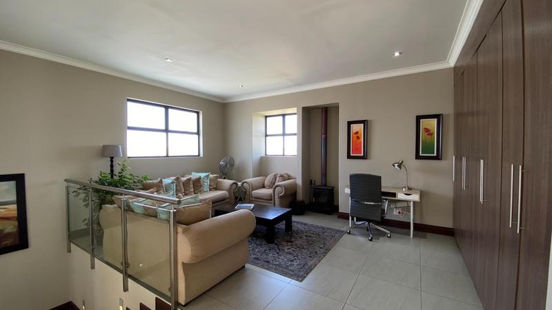 4 Bedroom Property for Sale in Midstream Ridge Gauteng