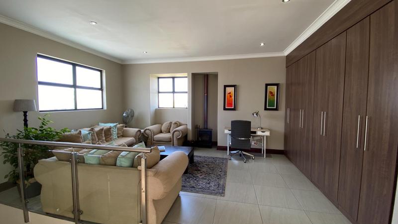 4 Bedroom Property for Sale in Midstream Ridge Gauteng