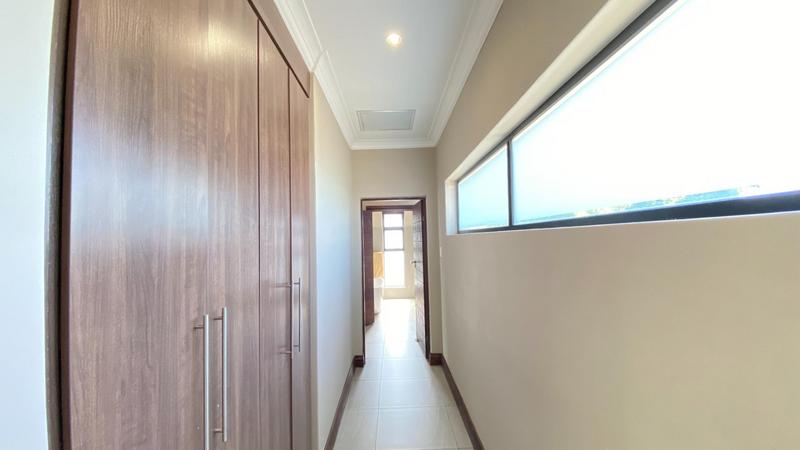 4 Bedroom Property for Sale in Midstream Ridge Gauteng