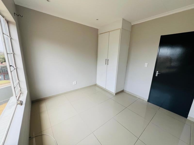 To Let 3 Bedroom Property for Rent in Groblerpark Gauteng