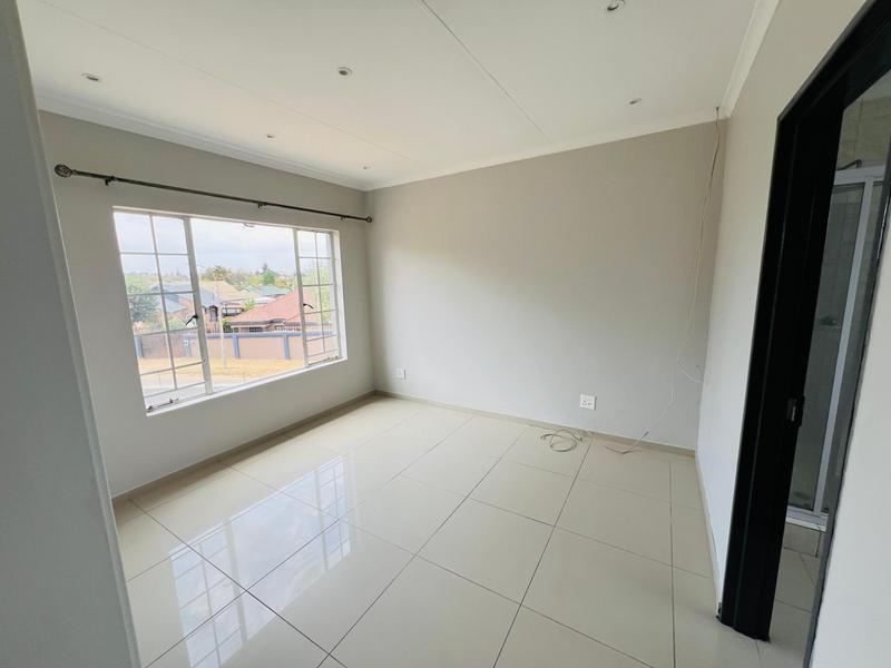 To Let 3 Bedroom Property for Rent in Groblerpark Gauteng