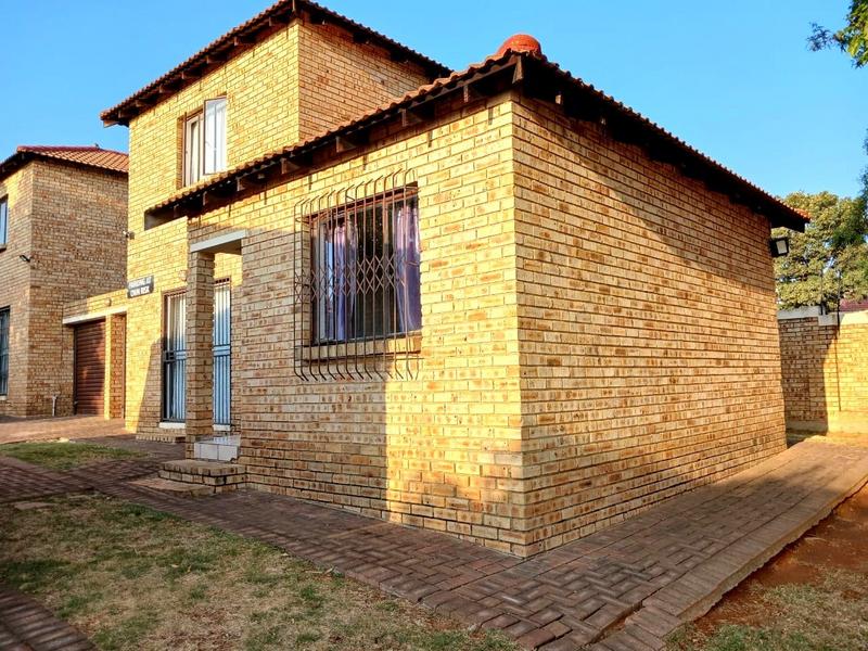 3 Bedroom Property for Sale in Witpoortjie Gauteng