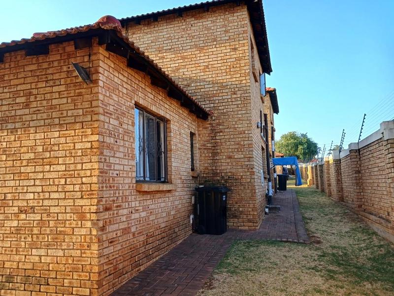 3 Bedroom Property for Sale in Witpoortjie Gauteng