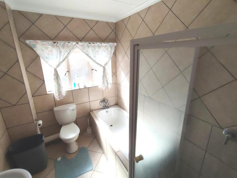 To Let 2 Bedroom Property for Rent in Amberfield Ridge Gauteng