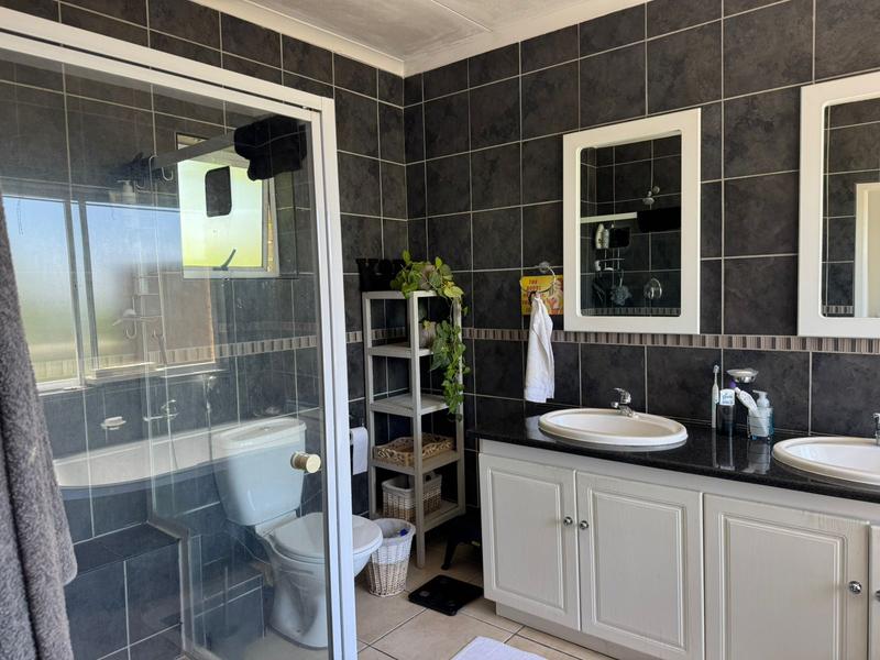 To Let 3 Bedroom Property for Rent in Midstream Estate Gauteng