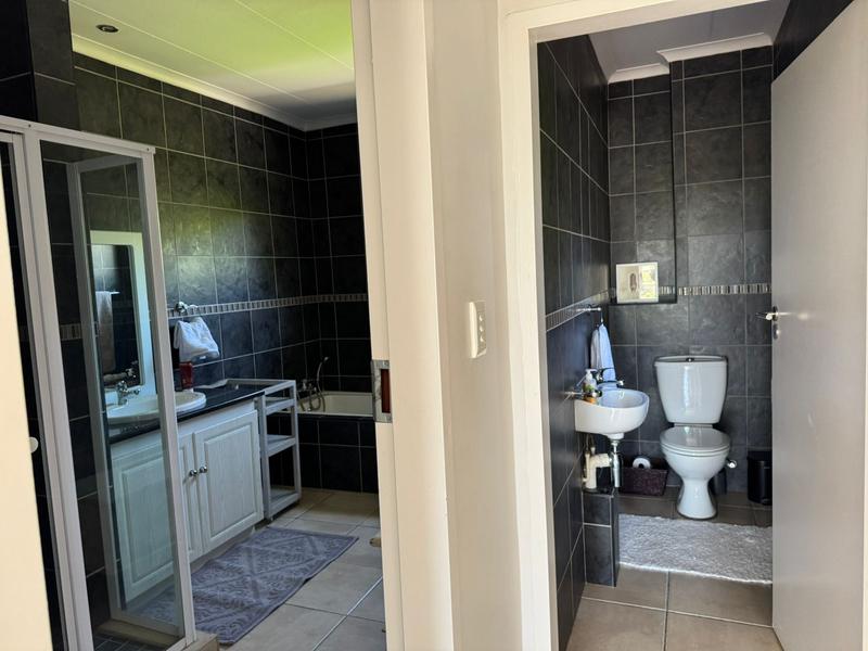 To Let 3 Bedroom Property for Rent in Midstream Estate Gauteng