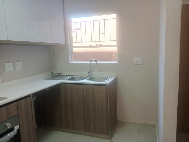 2 Bedroom Property for Sale in Vorna Valley Gauteng