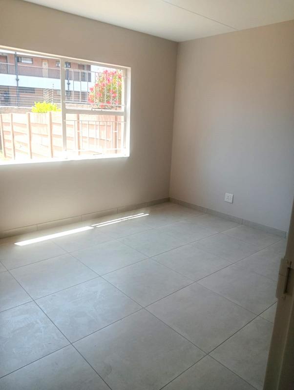 2 Bedroom Property for Sale in Vorna Valley Gauteng