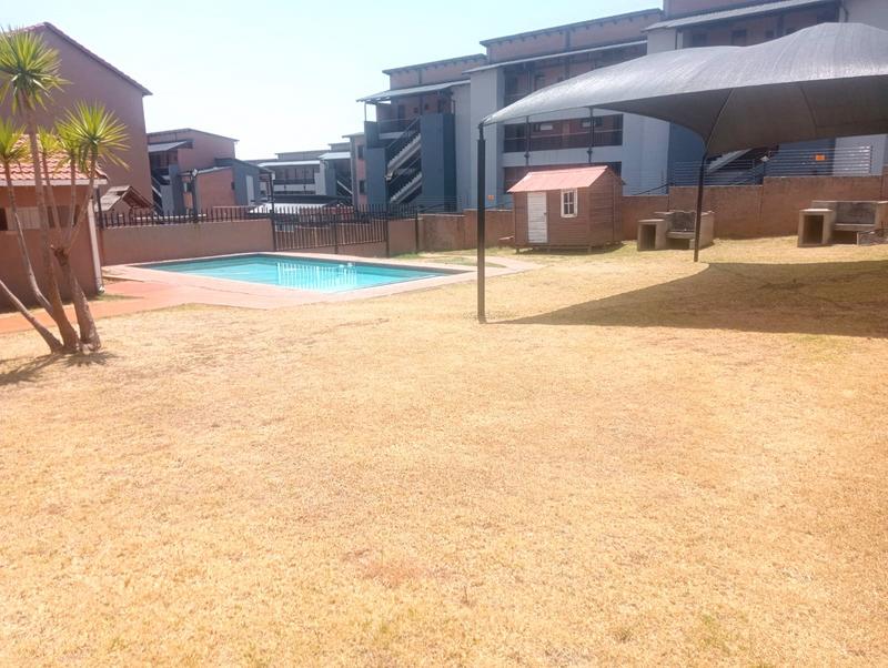 2 Bedroom Property for Sale in Vorna Valley Gauteng