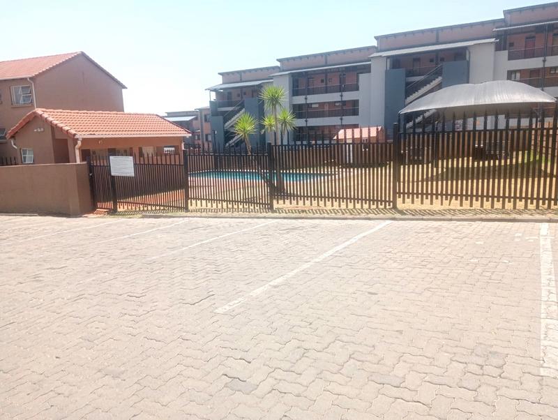 2 Bedroom Property for Sale in Vorna Valley Gauteng