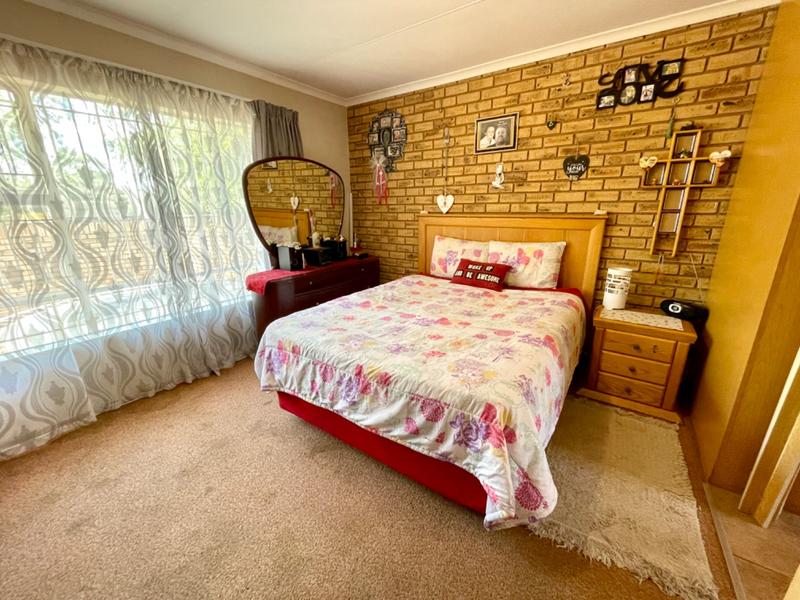 3 Bedroom Property for Sale in Noordheuwel Gauteng