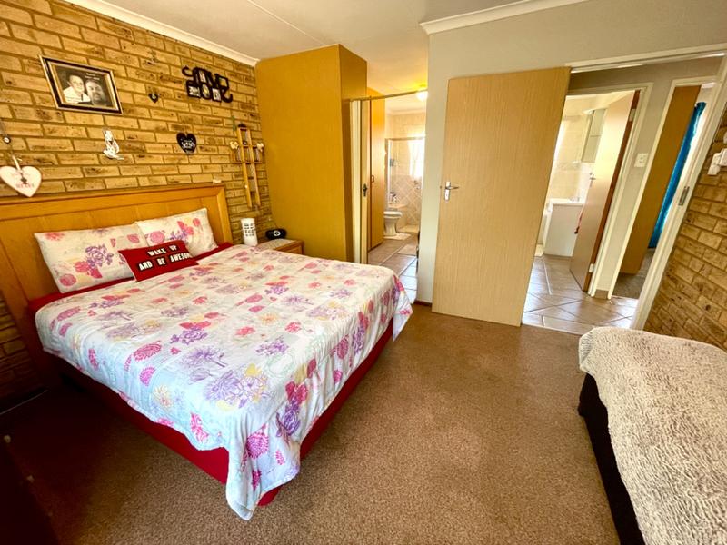 3 Bedroom Property for Sale in Noordheuwel Gauteng