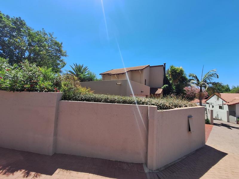 To Let 3 Bedroom Property for Rent in Lonehill Gauteng