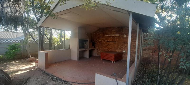 To Let 4 Bedroom Property for Rent in The Reeds Gauteng