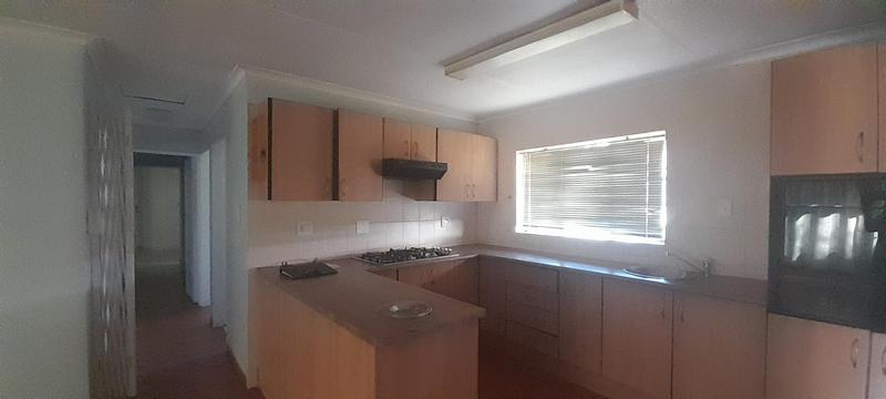 To Let 4 Bedroom Property for Rent in The Reeds Gauteng