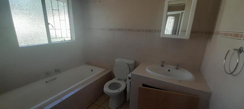 To Let 4 Bedroom Property for Rent in The Reeds Gauteng