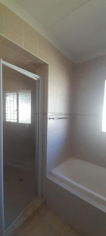 To Let 4 Bedroom Property for Rent in The Reeds Gauteng