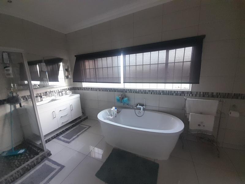 0 Bedroom Property for Sale in Andeon Gauteng