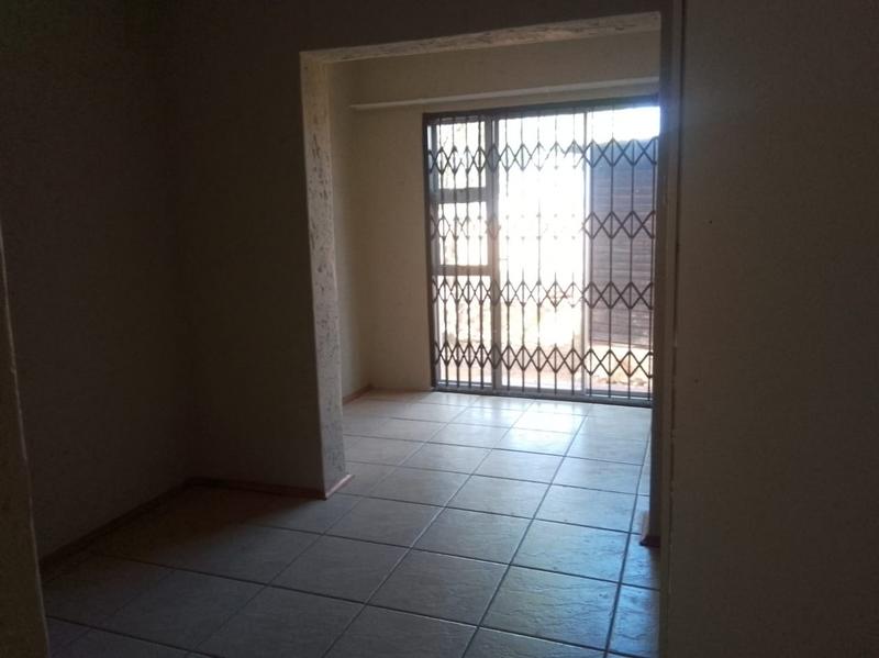 0 Bedroom Property for Sale in Vaaloewer Gauteng