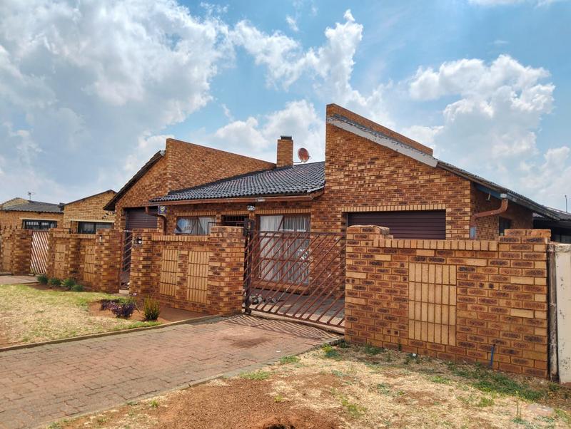 4 Bedroom Property for Sale in Eden Park Gauteng