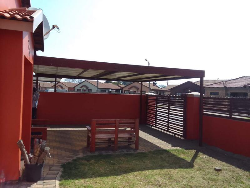 2 Bedroom Property for Sale in Buhle Park Gauteng