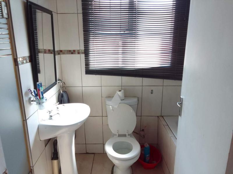 2 Bedroom Property for Sale in Buhle Park Gauteng