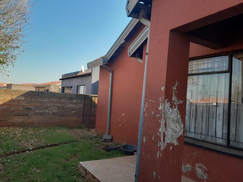 2 Bedroom Property for Sale in Katlehong South Gauteng