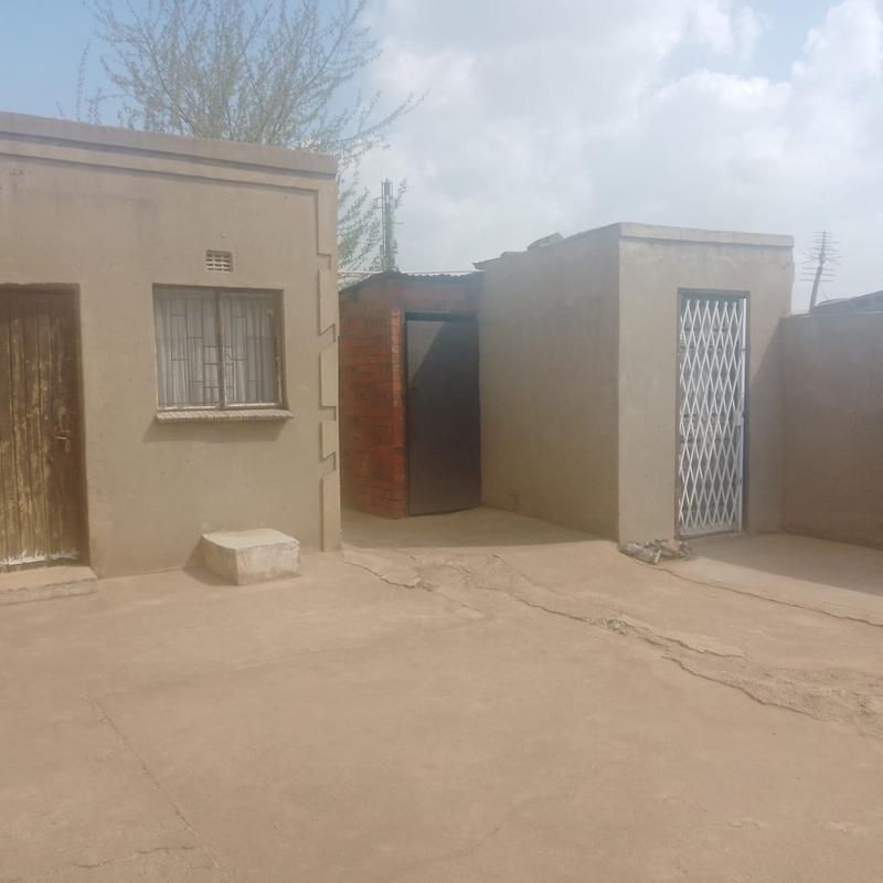 2 Bedroom Property for Sale in Zonkezizwe Gauteng