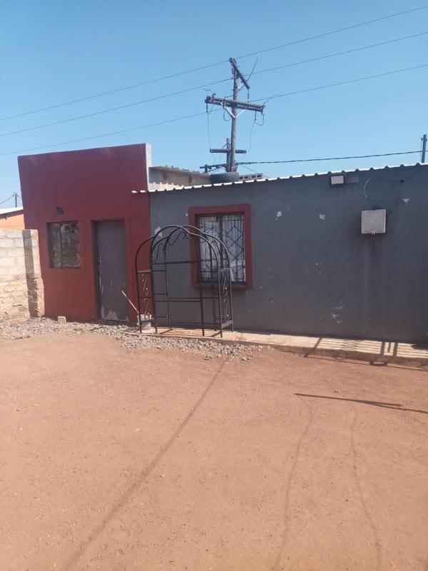 2 Bedroom Property for Sale in Zonkezizwe Gauteng