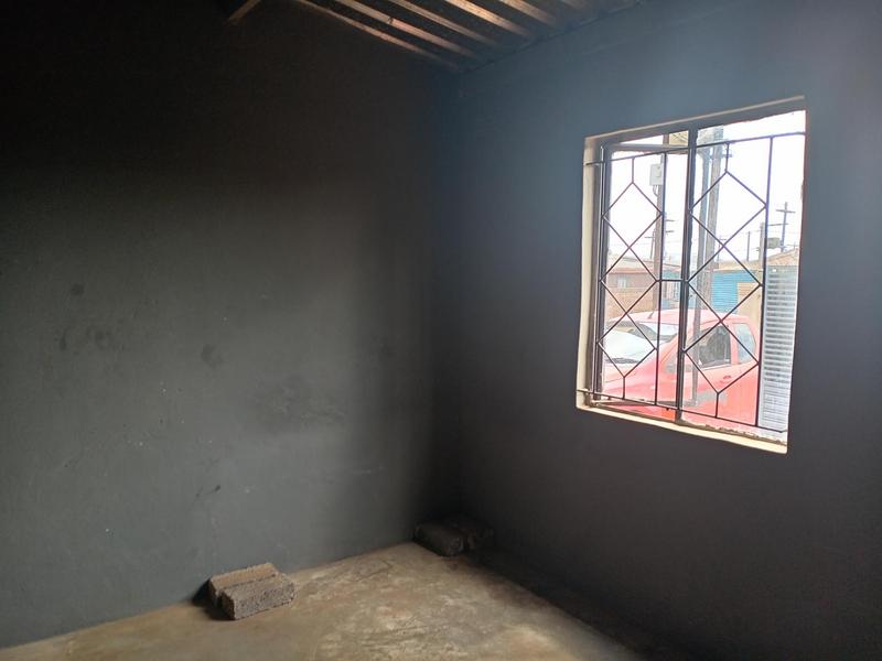 2 Bedroom Property for Sale in Zonkezizwe Gauteng