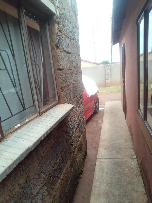 To Let 2 Bedroom Property for Rent in Zonkezizwe Gauteng