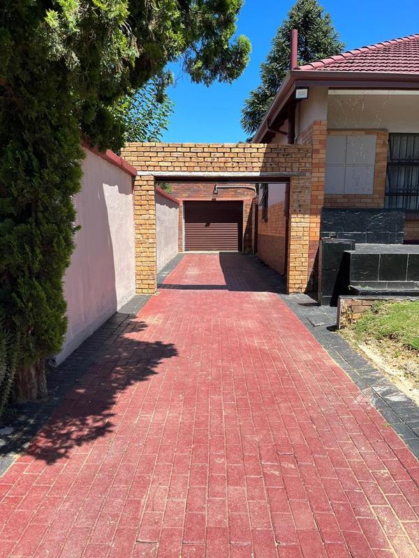 3 Bedroom Property for Sale in Chrisville Gauteng