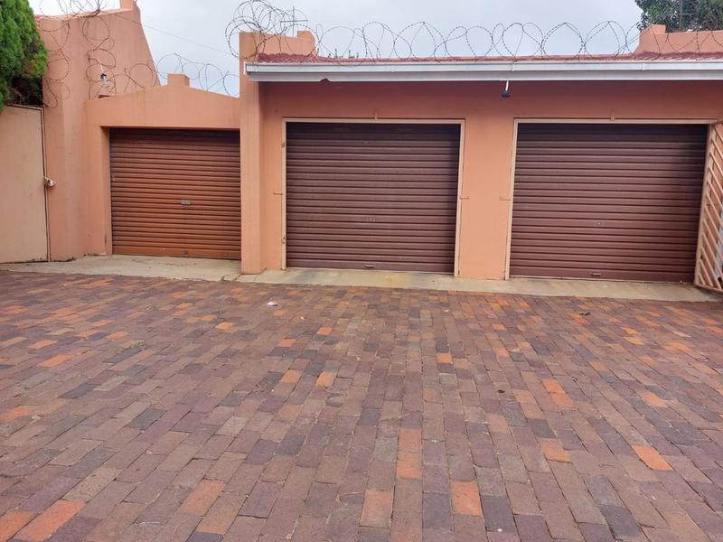 4 Bedroom Property for Sale in Lenasia Gauteng