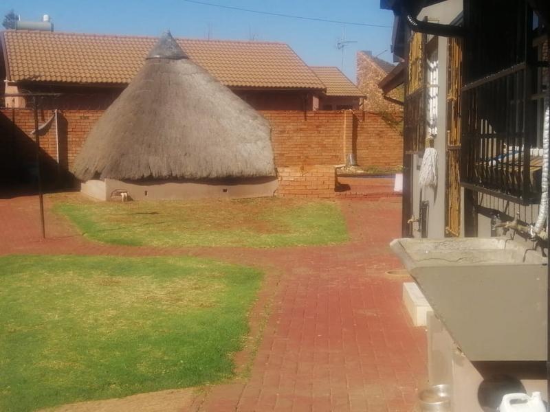 4 Bedroom Property for Sale in Lenasia South Gauteng