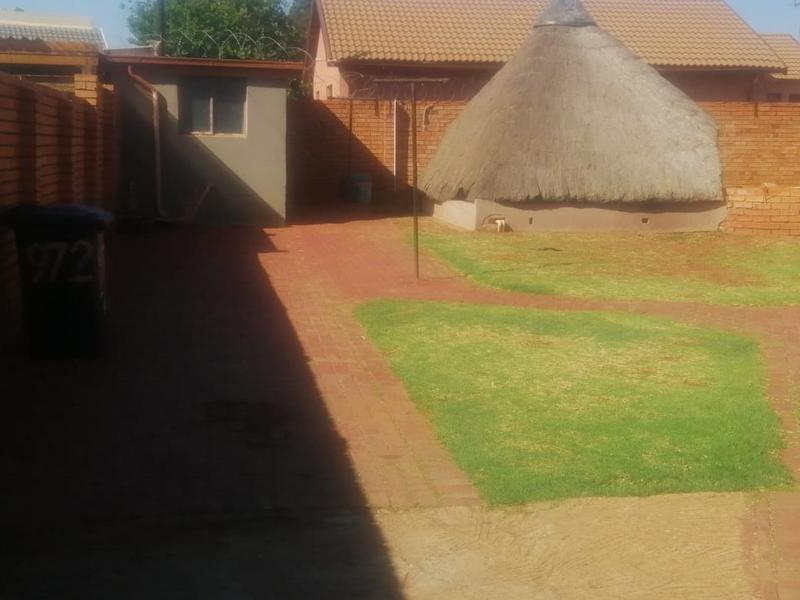 4 Bedroom Property for Sale in Lenasia South Gauteng