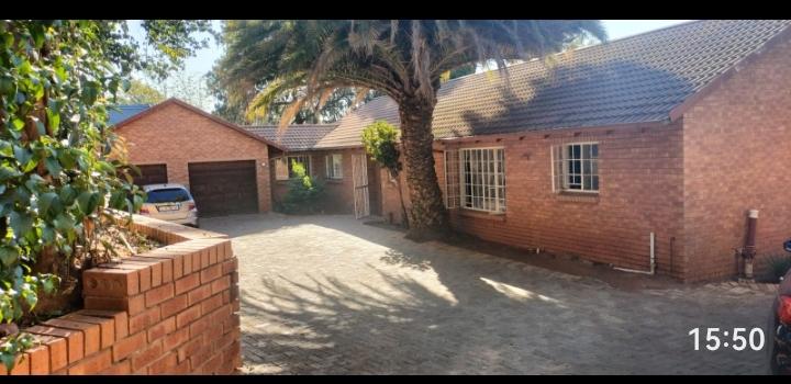 4 Bedroom Property for Sale in Lyndhurst Gauteng