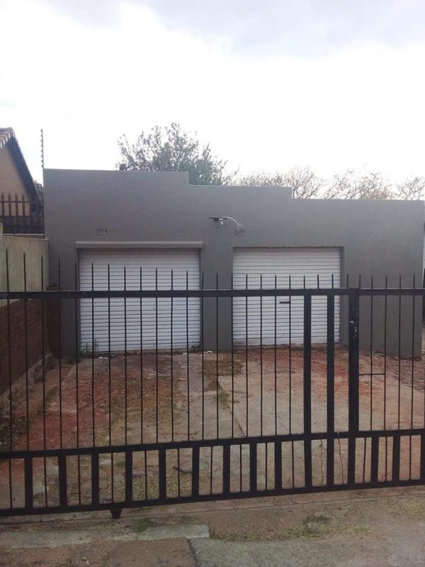 5 Bedroom Property for Sale in Mondeor Gauteng