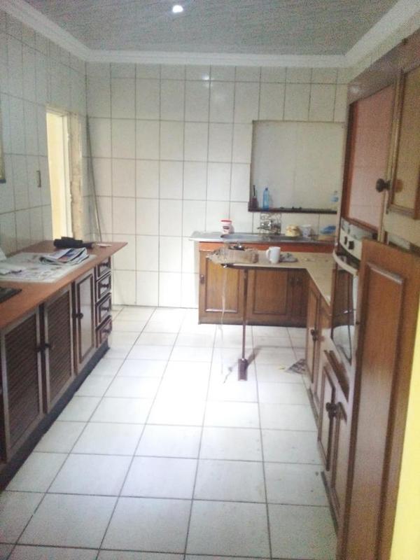 5 Bedroom Property for Sale in Mondeor Gauteng