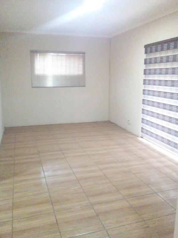 5 Bedroom Property for Sale in Mondeor Gauteng