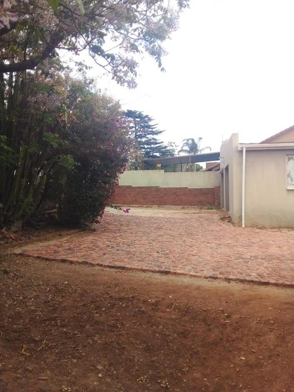 5 Bedroom Property for Sale in Mondeor Gauteng