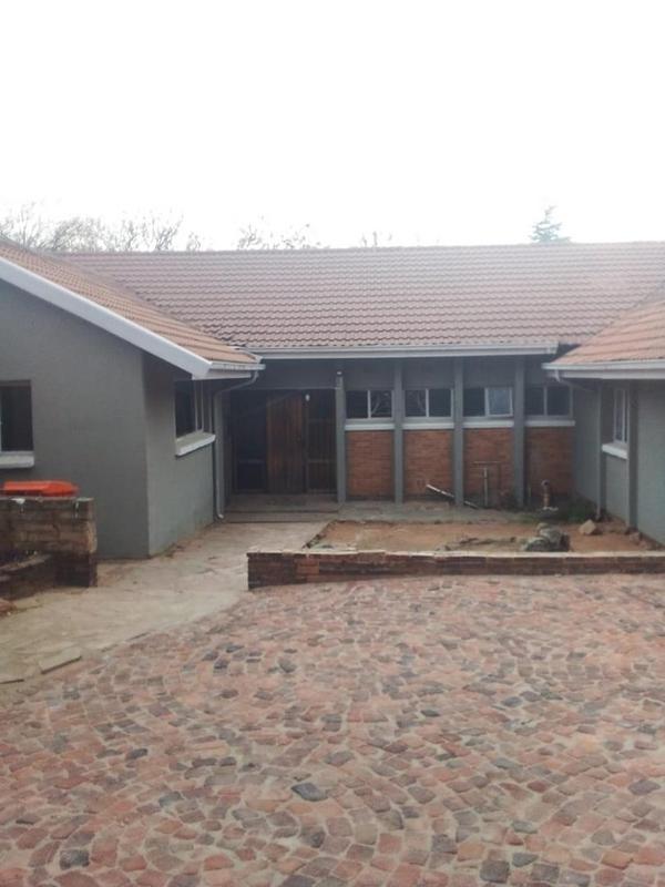 5 Bedroom Property for Sale in Mondeor Gauteng